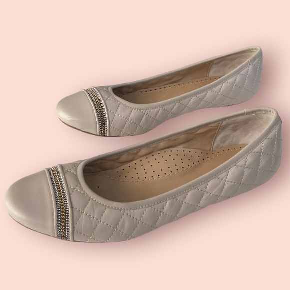 VANELi Flats - Picture 3 of 8